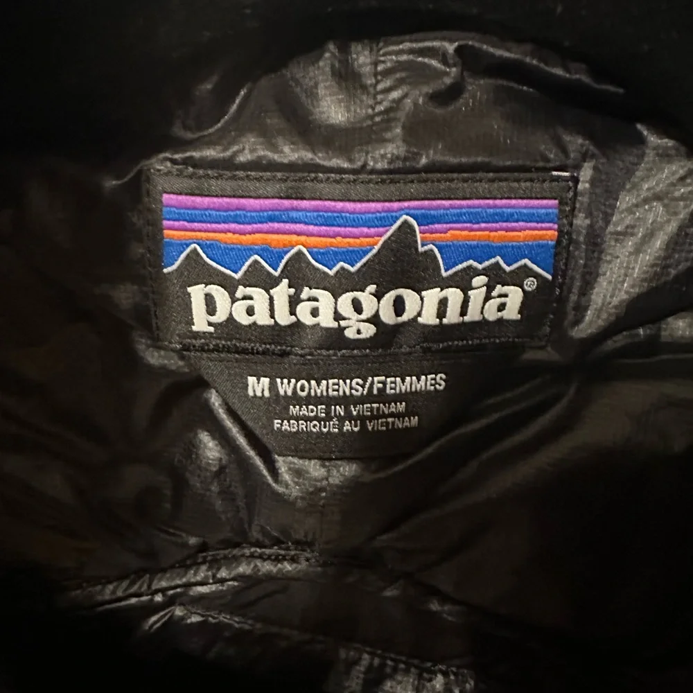 Patagonia Women's Sleek Black Puffer Vest - Picture 2 of 3